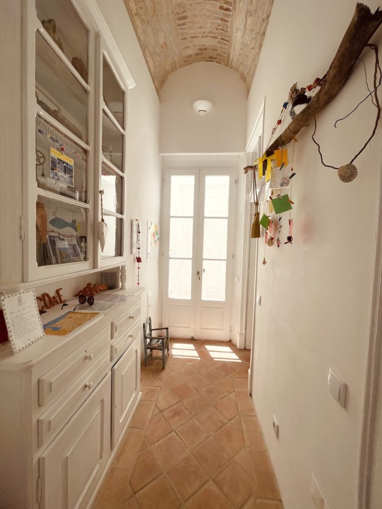 living-formosa-casa-dona-anna-hallway01