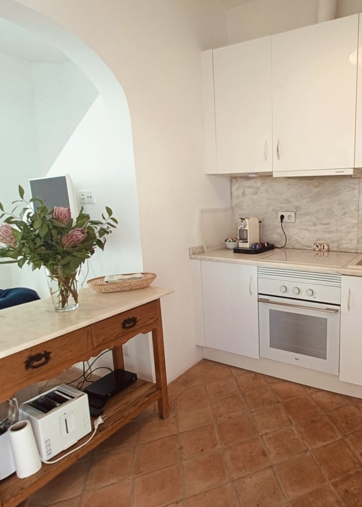 living-formosa-casa-dona-anna-kitchen01
