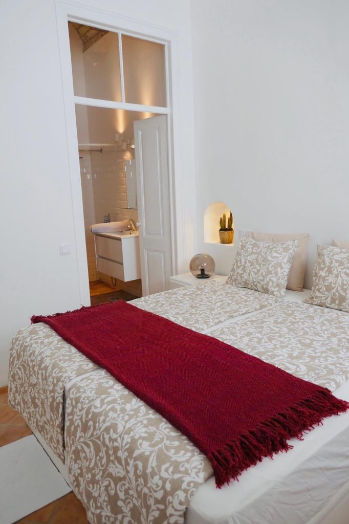 living-formosa-casa-dona-anna-master-bedroom04