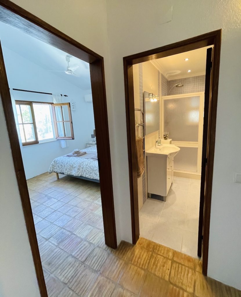 living-formosa-casa-monte-da-vinha-hallway01