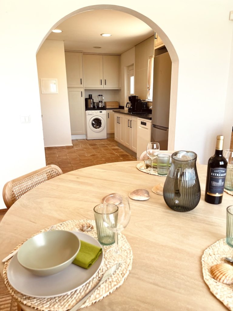living-formosa-casa-monte-da-vinha-kueche03